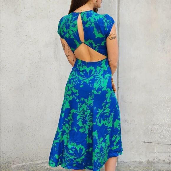Olivaceous Kelly Back Cutout Midi Dress Green/Blue L NWT - Picture 4 of 8
